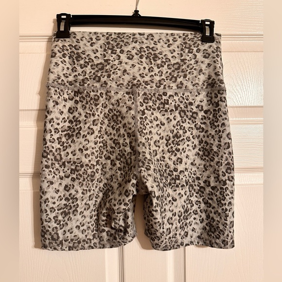 Workout shorts - Picture 2 of 3